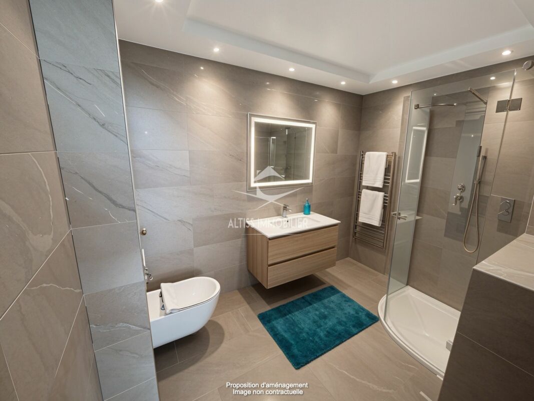 Modernes Badezimmer mit Walk-in-Dusche und Waschtisch