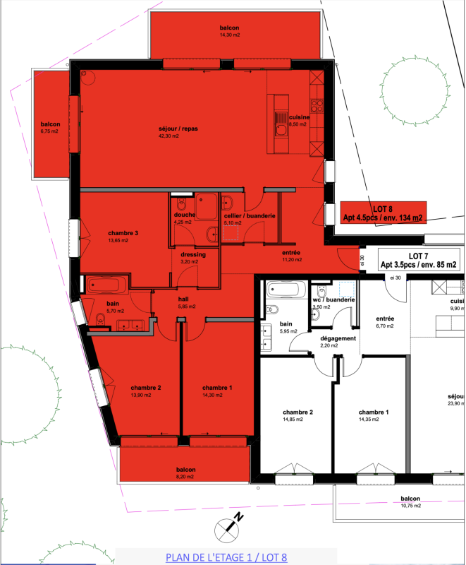 Grundriss einer Etage mit Wohnungen und Balkonen