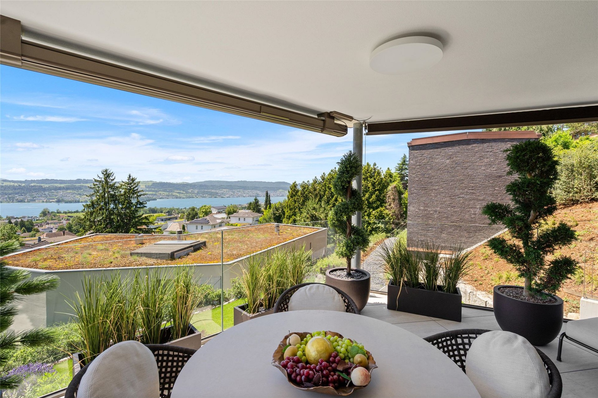 Terrasse mit Seeblick