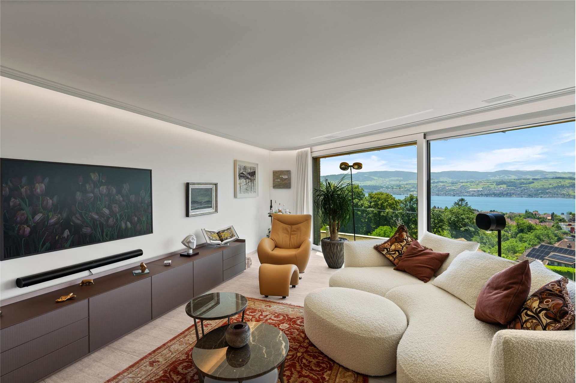 Wohnzimmer mit Panoramablick