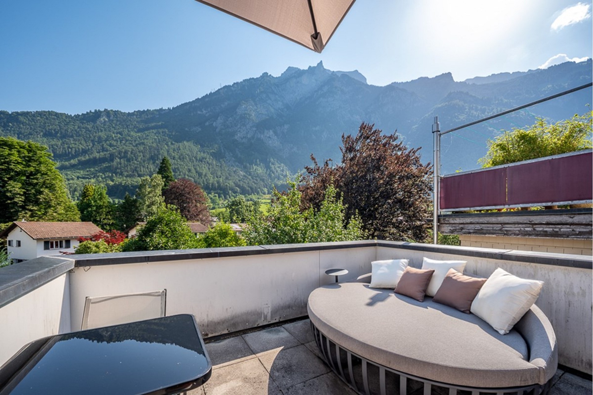 Balkon mit Bergblick