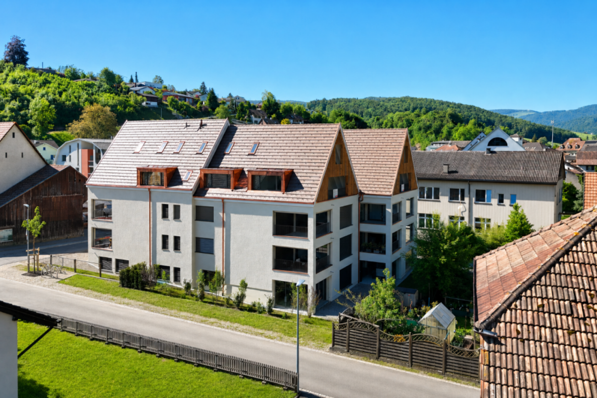 Wohnhaus-Ensemble mit Satteldächern