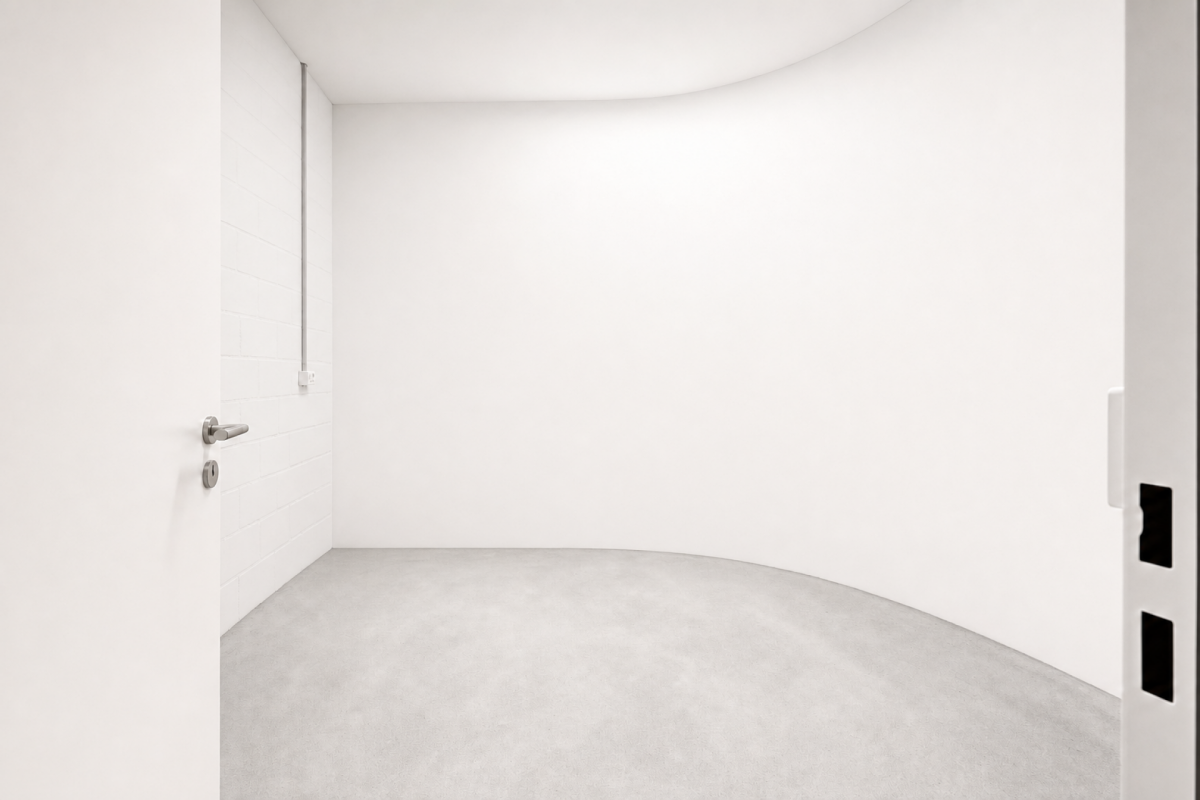 Weißer Raum mit gebogener Wand