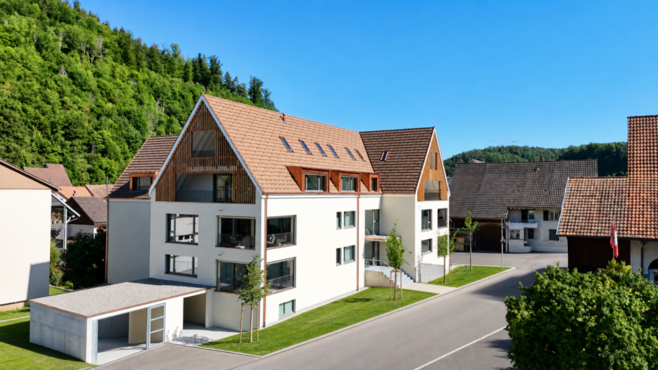 Moderne Wohnanlage in alpiner Umgebung