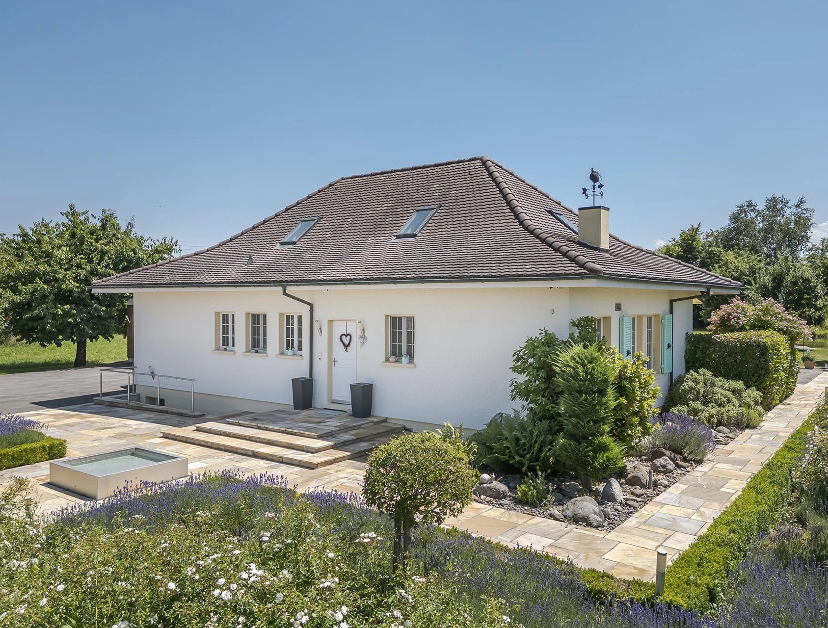 Einfamilienhaus mit gepflegtem Garten
