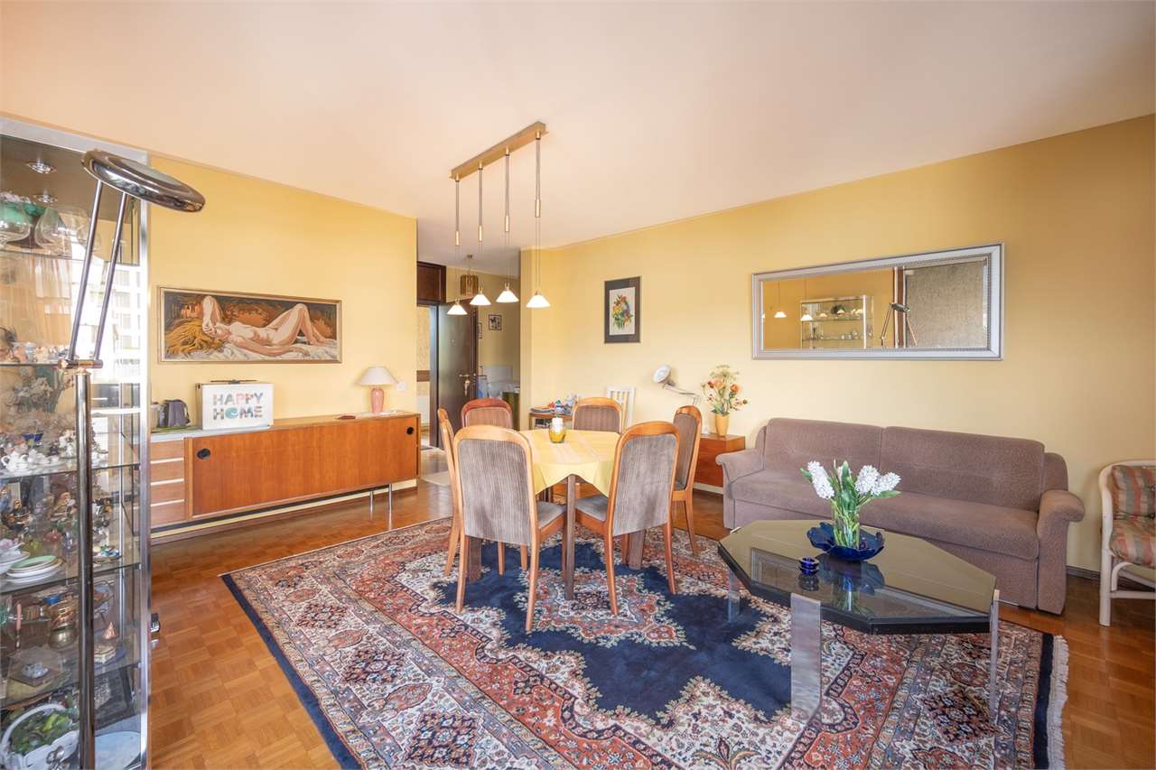 Wohn-Esszimmer mit klassischer Einrichtung