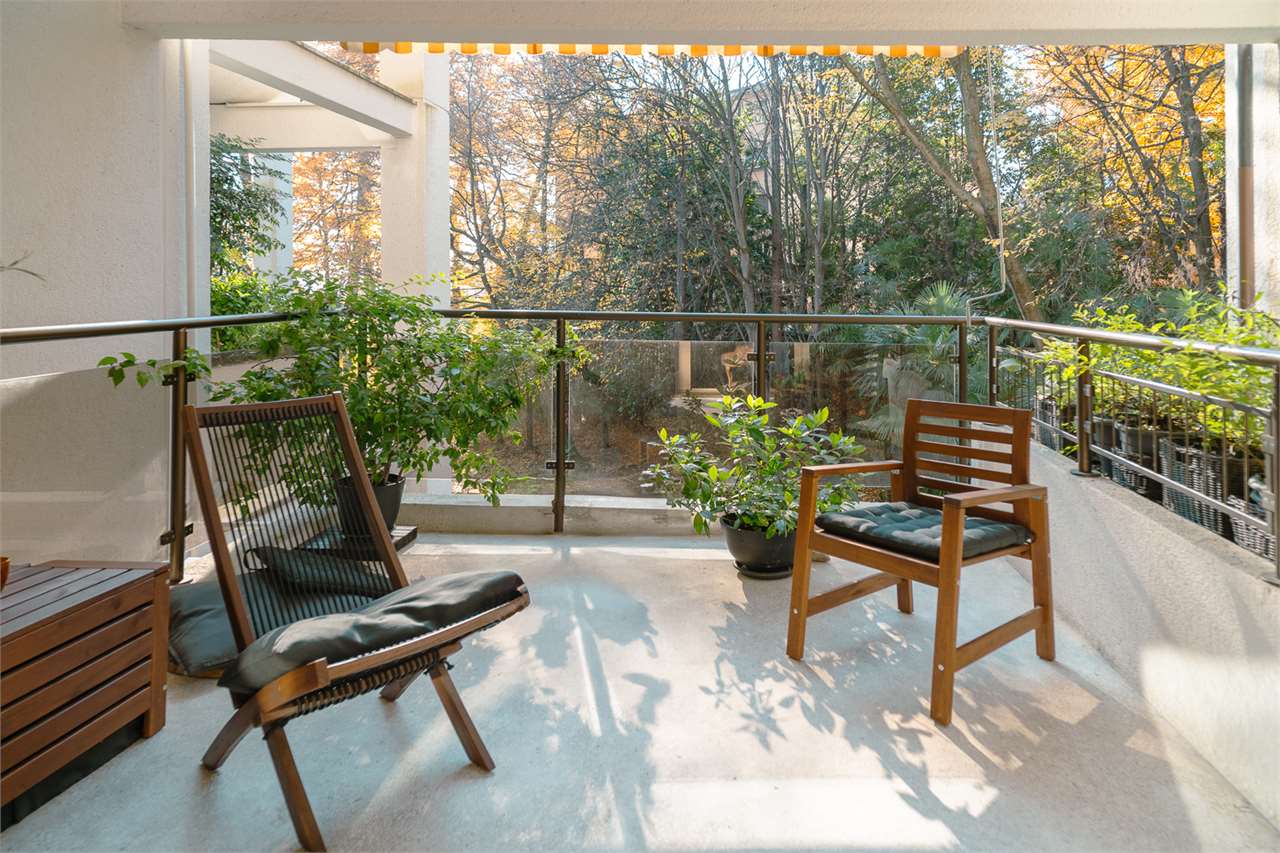 Balkon mit Blick ins Grüne