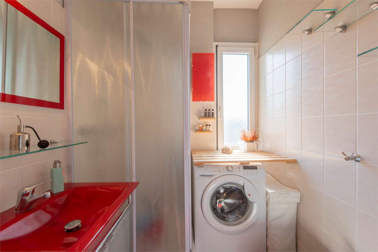 Waschküche mit Dusche