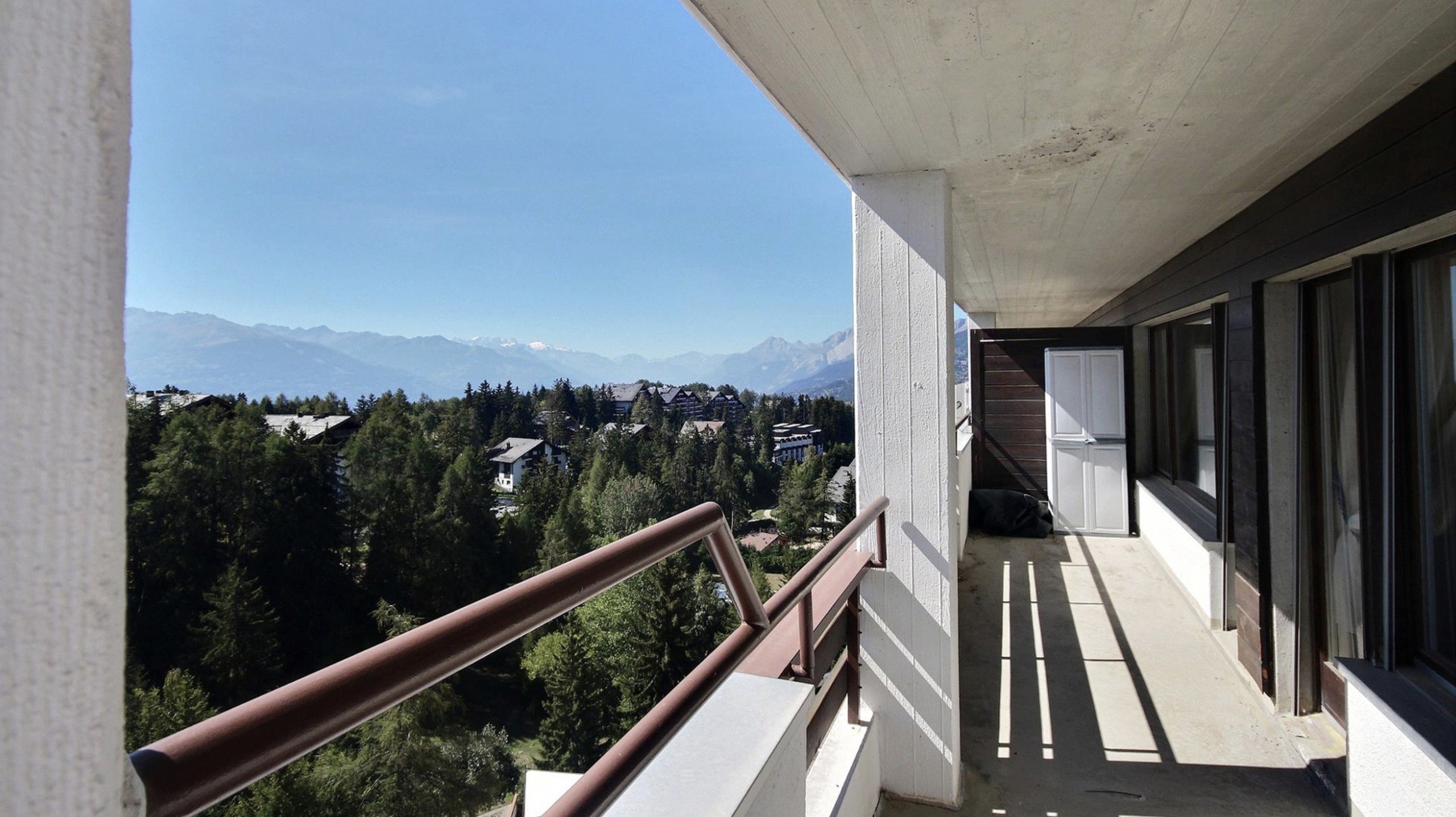 Balkon mit Bergblick