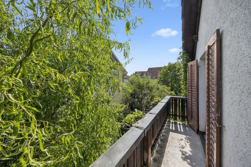 Balkon mit Grünblick