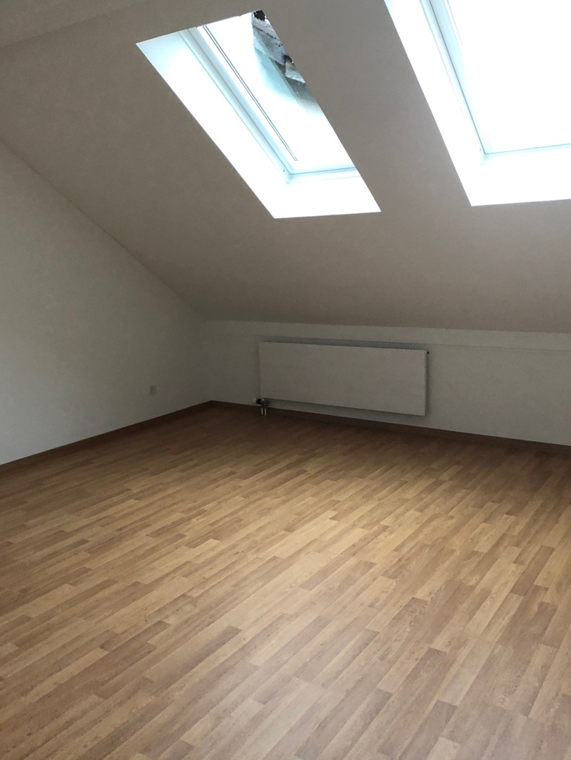 Ausgebauter Dachraum mit Dachfenstern