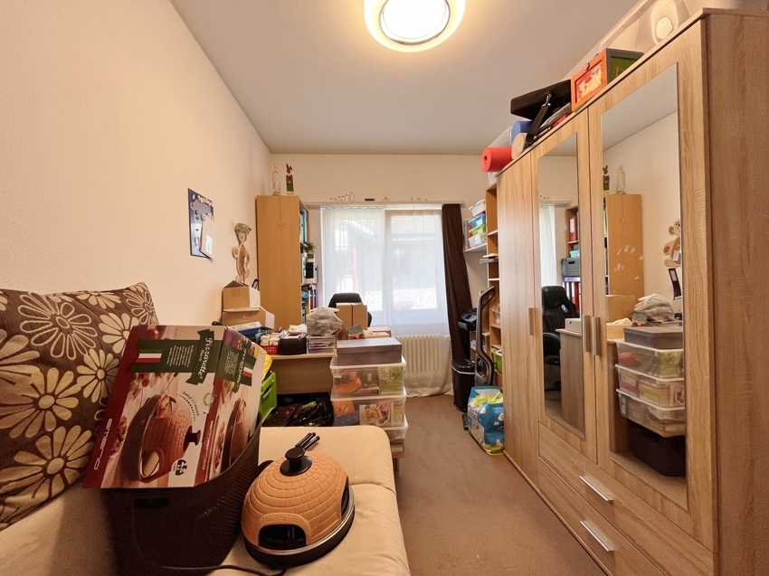 Kompaktes Schlafzimmer mit starkem Stauraum