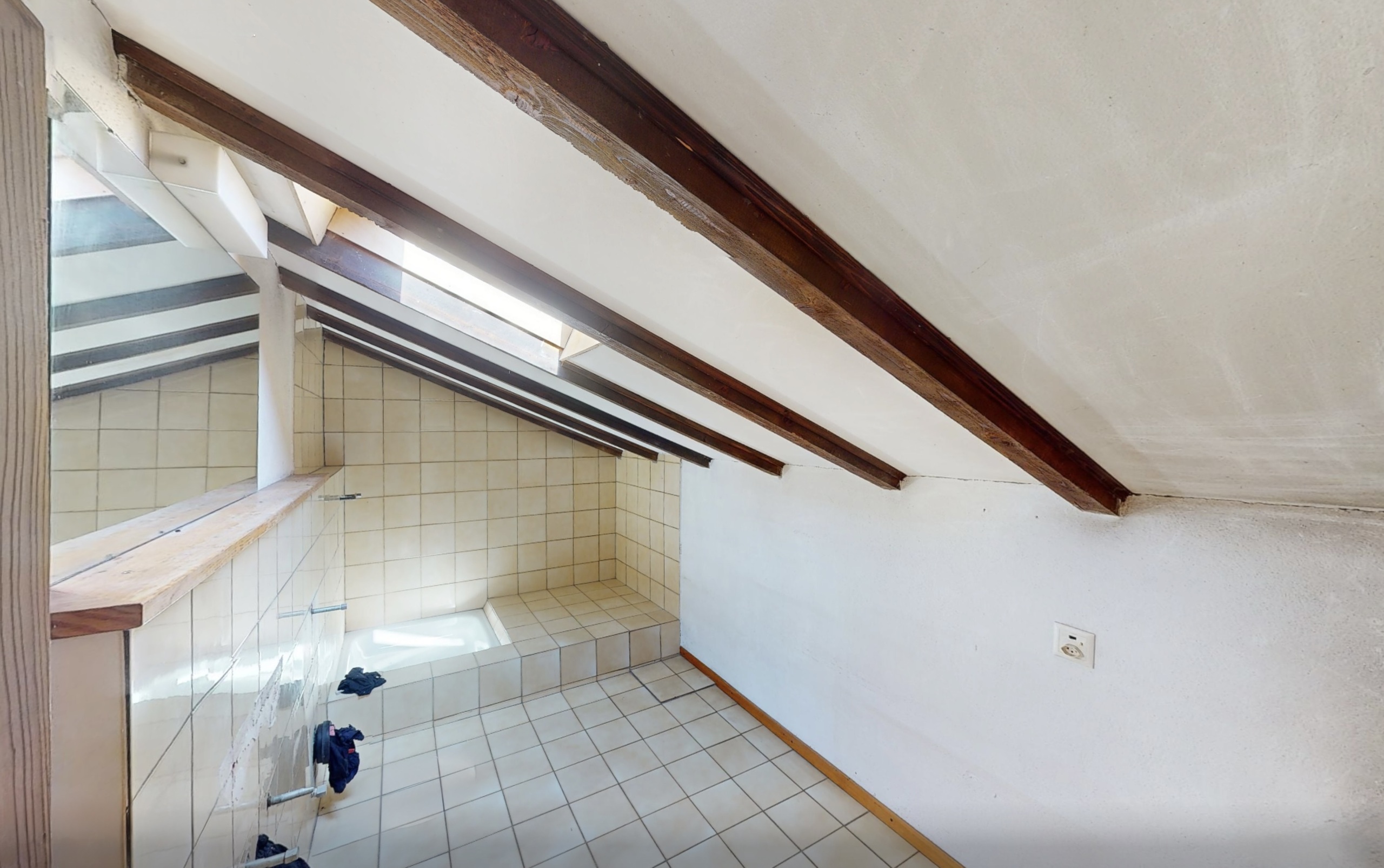Dachgeschossraum mit Dachschräge