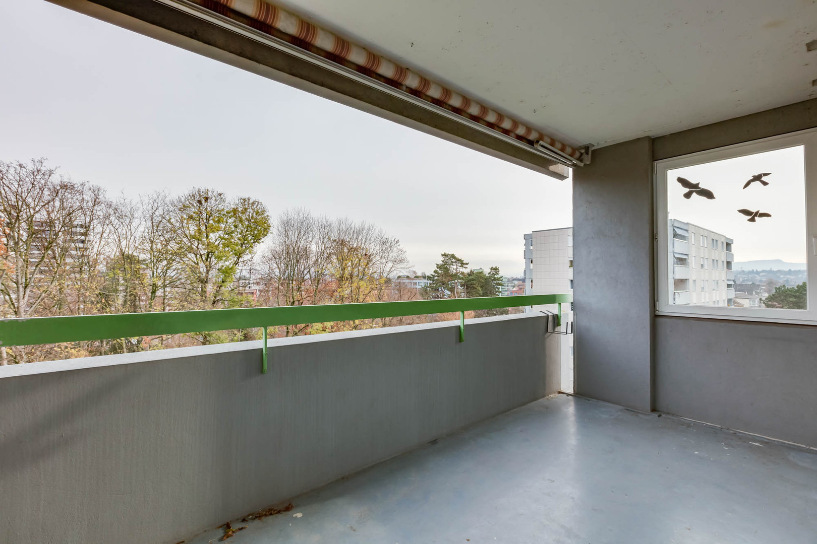 Balkon mit Stadtblick