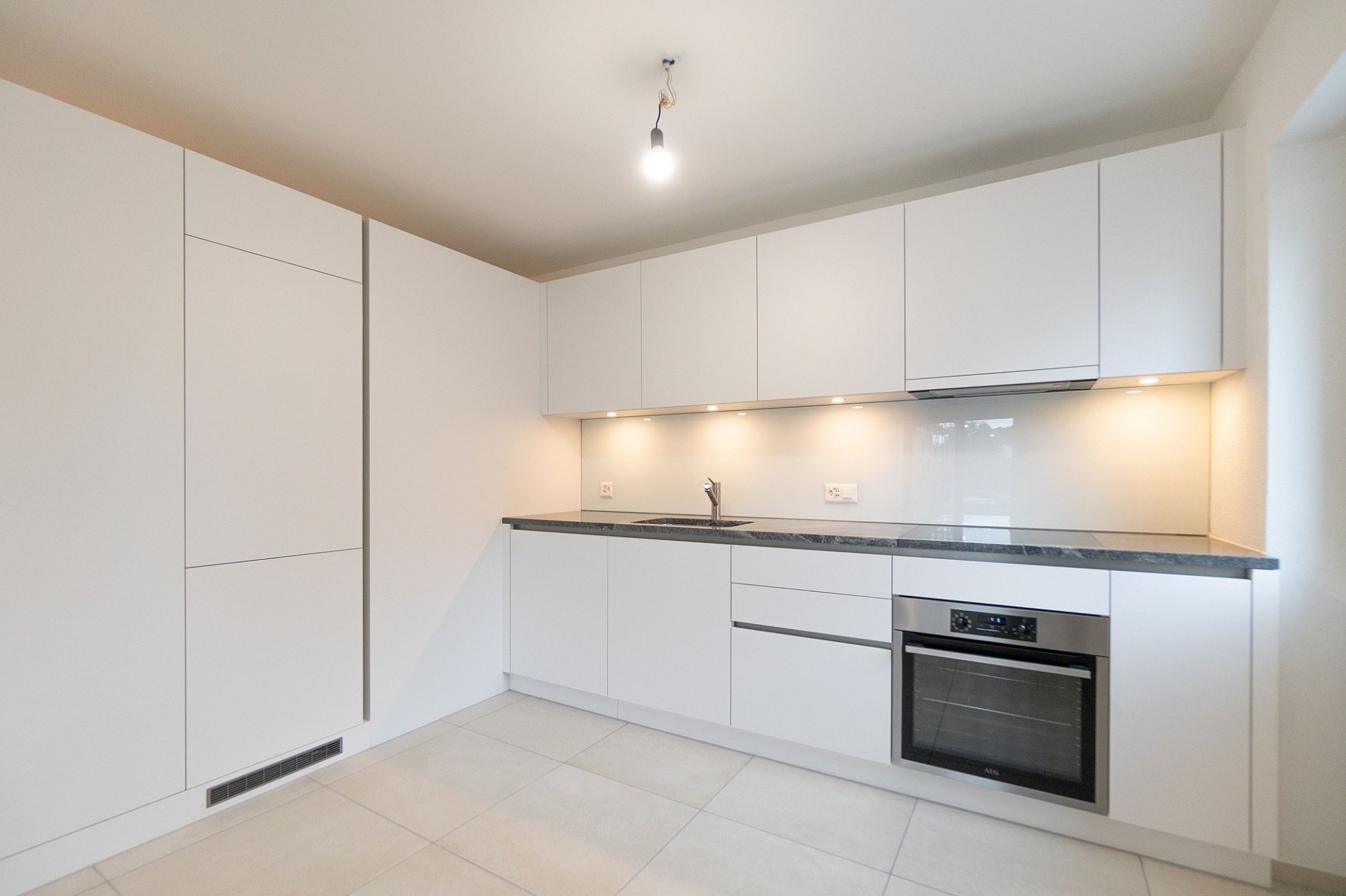 Moderne 2.5-Zimmerwohnung mit Gartensitzplatz in Kloten zu vermieten – Kloten