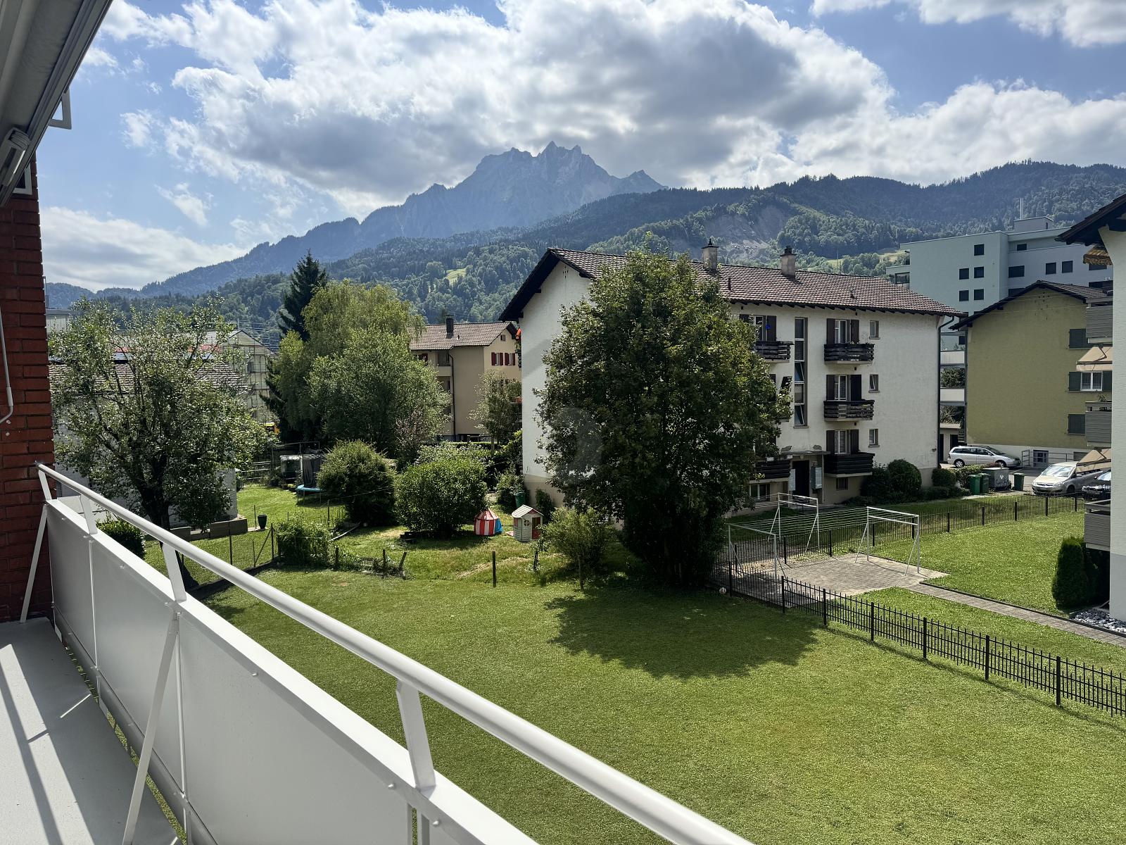 HELLE, MODERNE RÄUME MIT SCHÖNER AUSSICHT – Horw