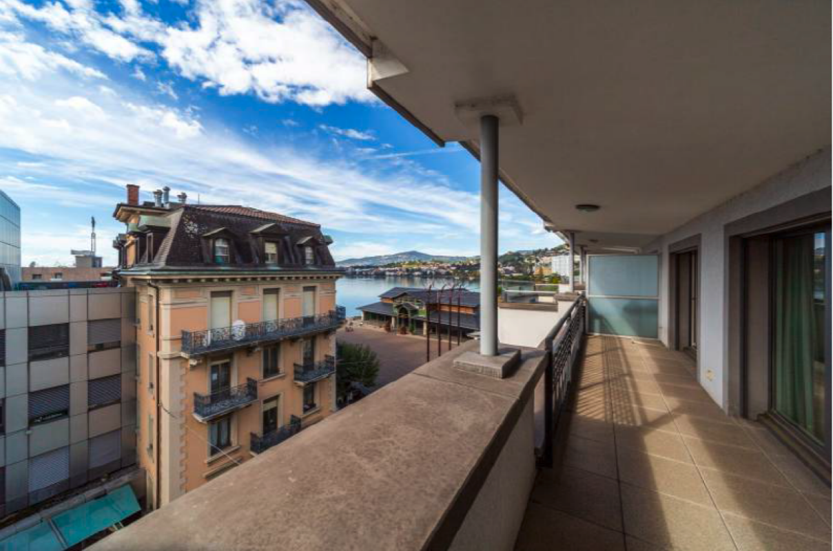 Balkon mit Wasserblick