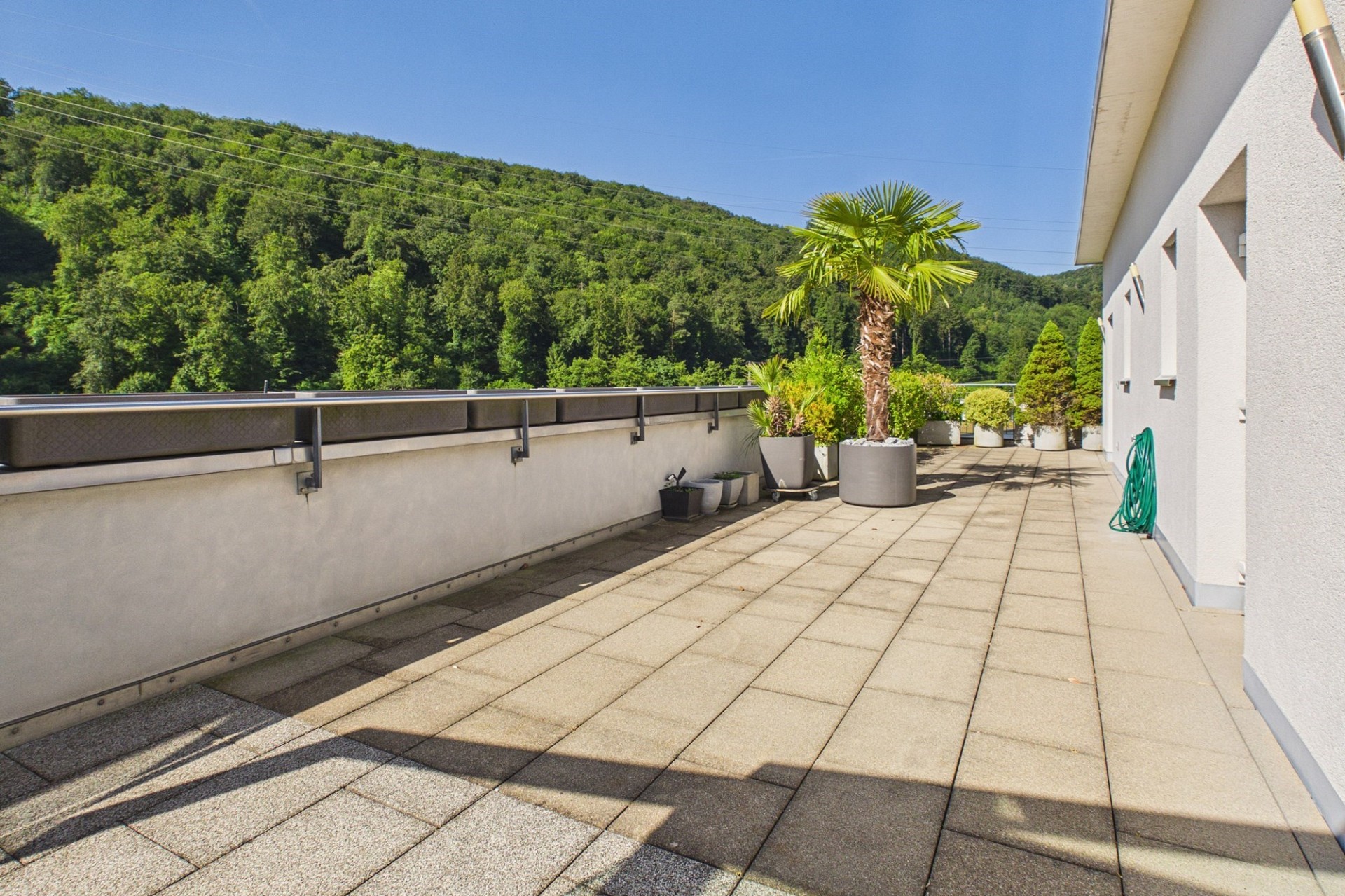 Dachterrasse mit Bergblick