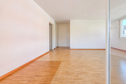 Heller leerer Wohnraum