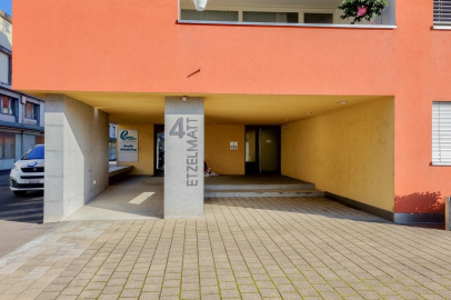 Eingangsbereich eines Mehrfamilienhauses