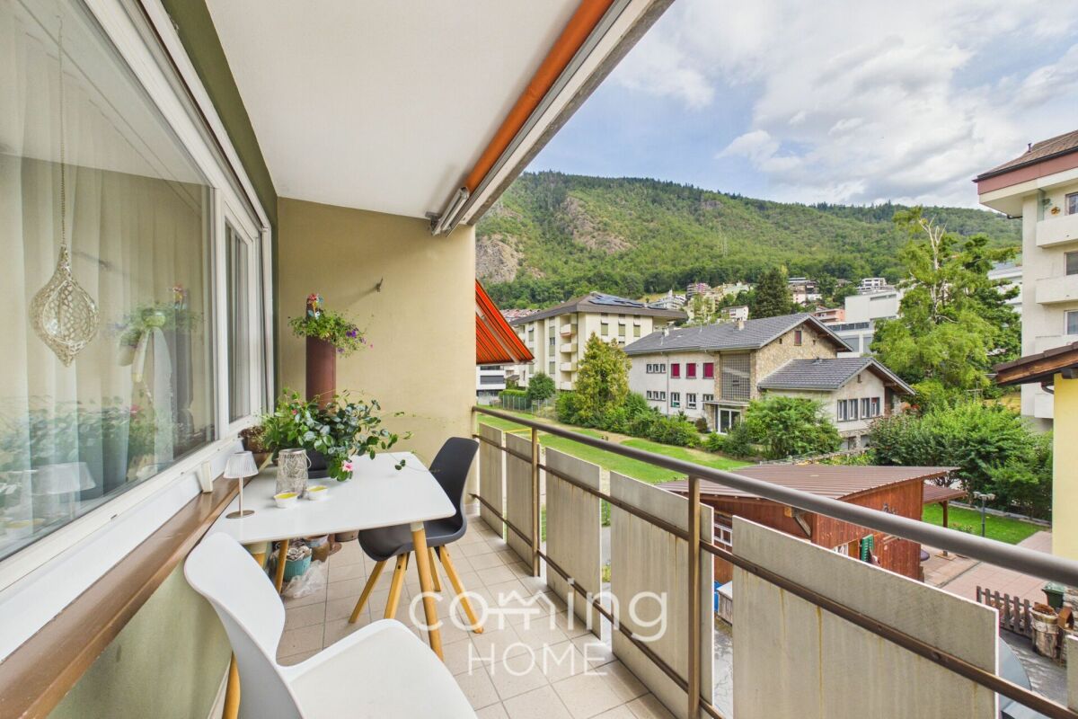 Balkon mit Bergblick