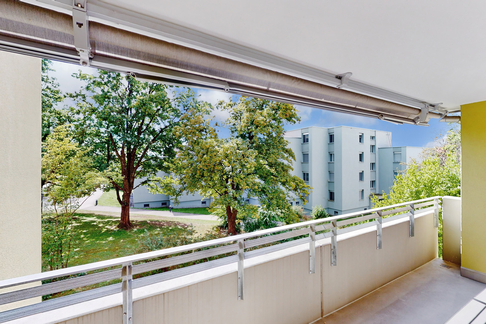 Balkon mit Blick ins Grüne