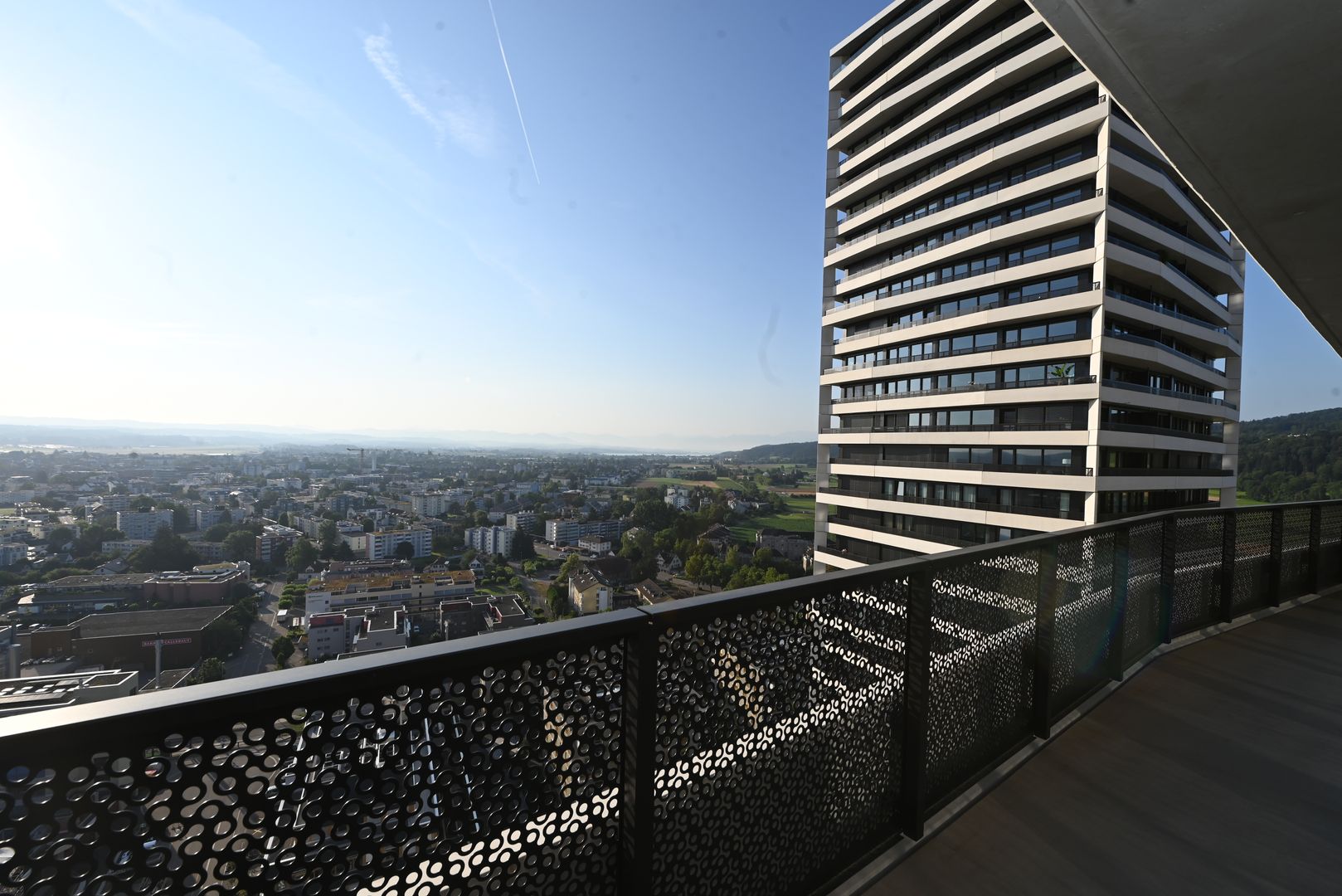 Three Point - Panoramablick im Eigentumsstandard – Dübendorf