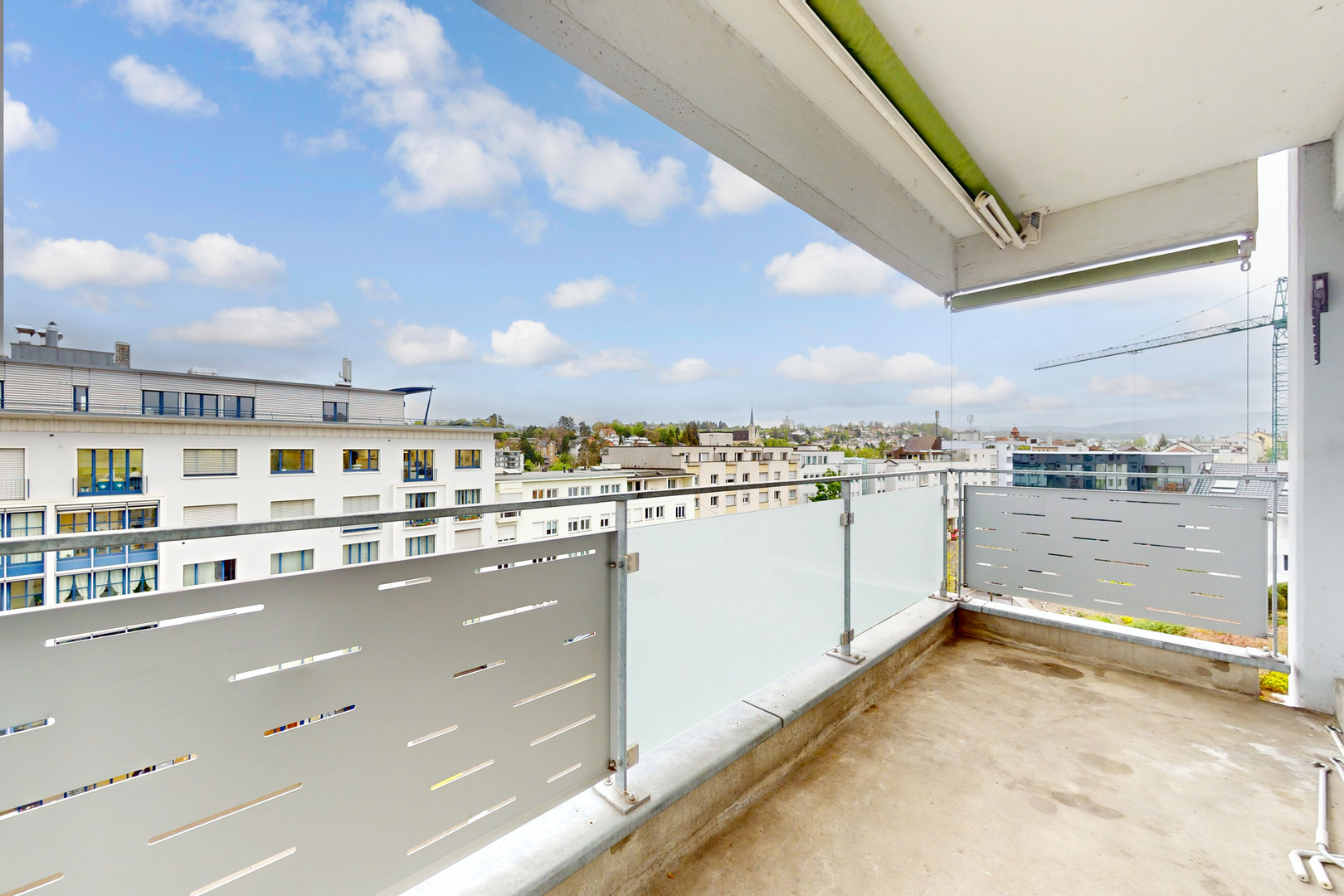 Balkon mit Stadtblick