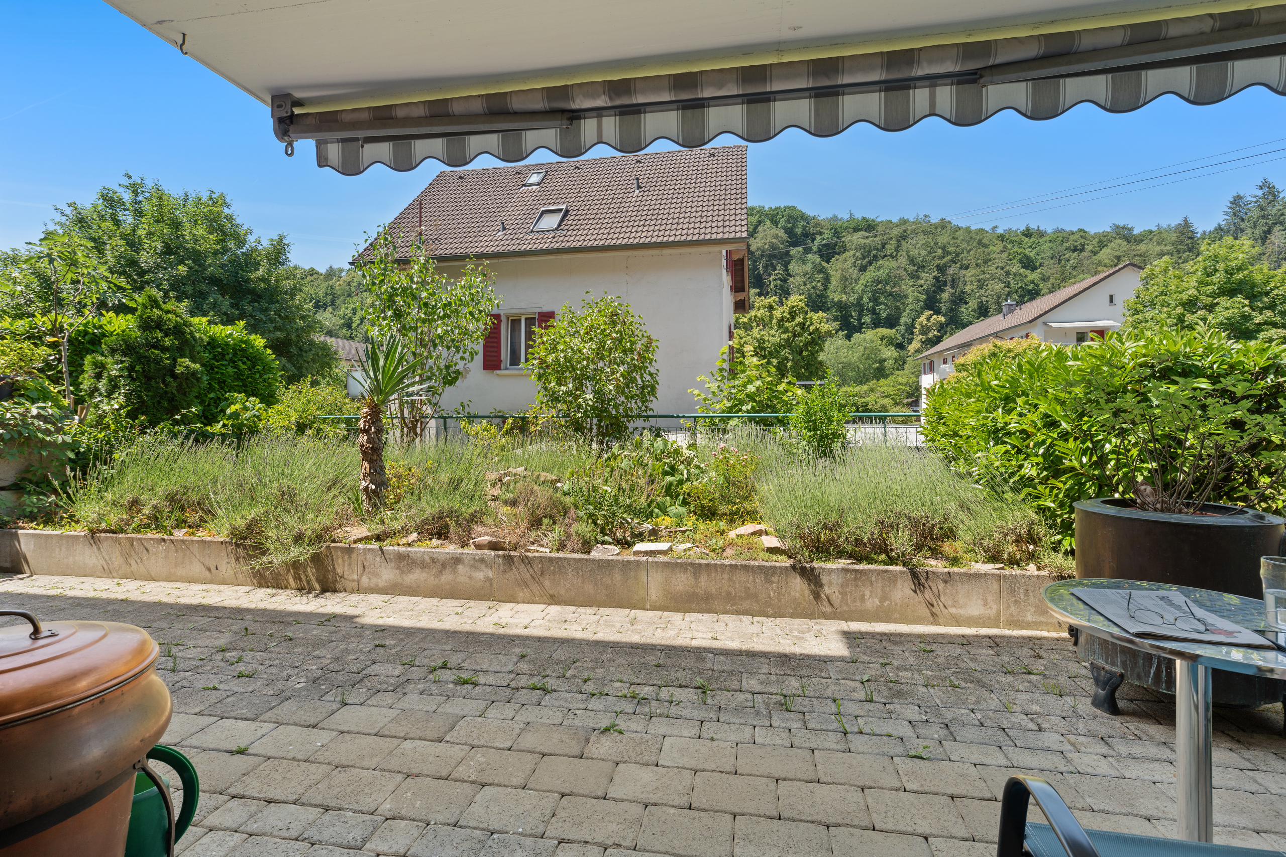 Terrasse mit Gartenblick