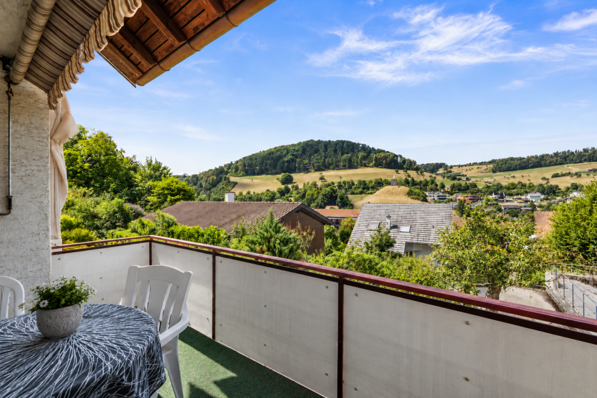 Balkon mit Weitblick ins Grüne