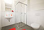 Modernes Badezimmer mit Dusche