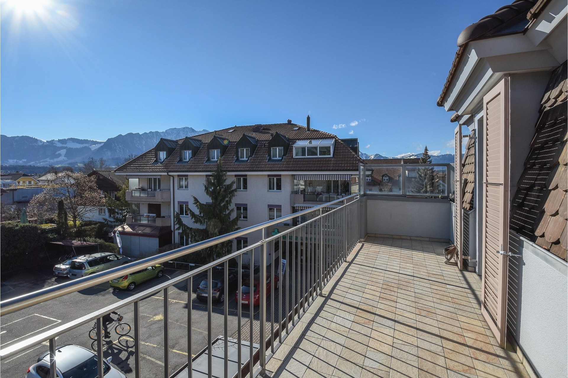 Balkon mit Bergblick