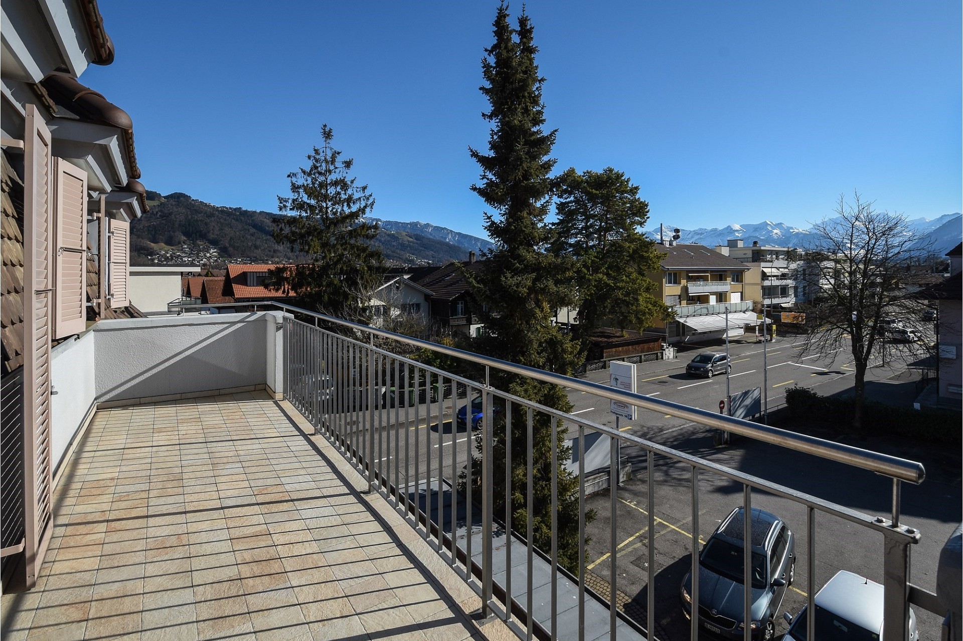 Balkon mit Bergblick