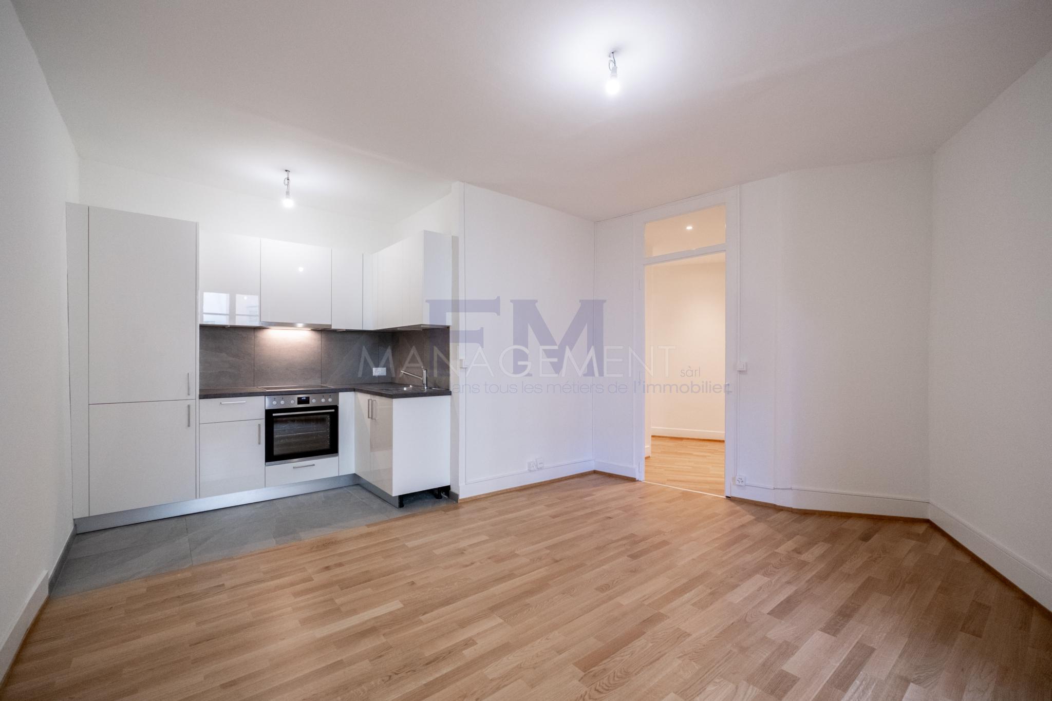 Carouge - Rue des Caroubiers - 2-Zimmerwohnung von ca. 47m2 im Erdgeschoss – Genève