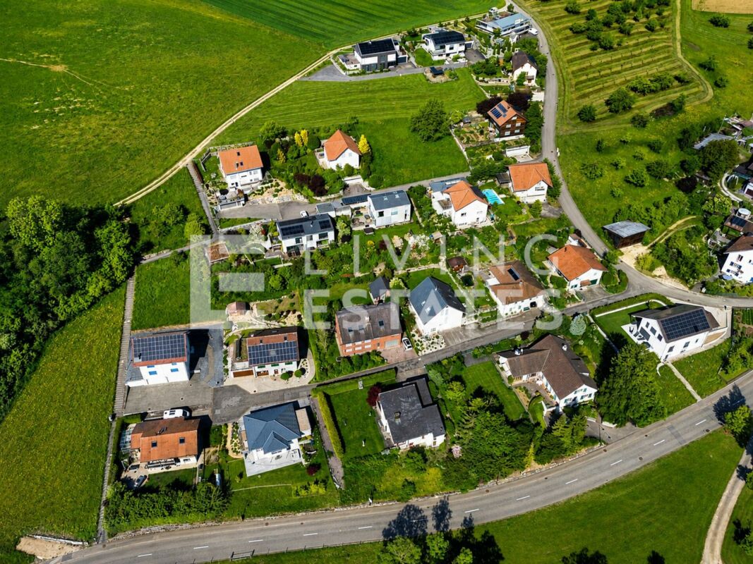 Luftaufnahme eines Wohngebiets mit Einfamilienhäusern