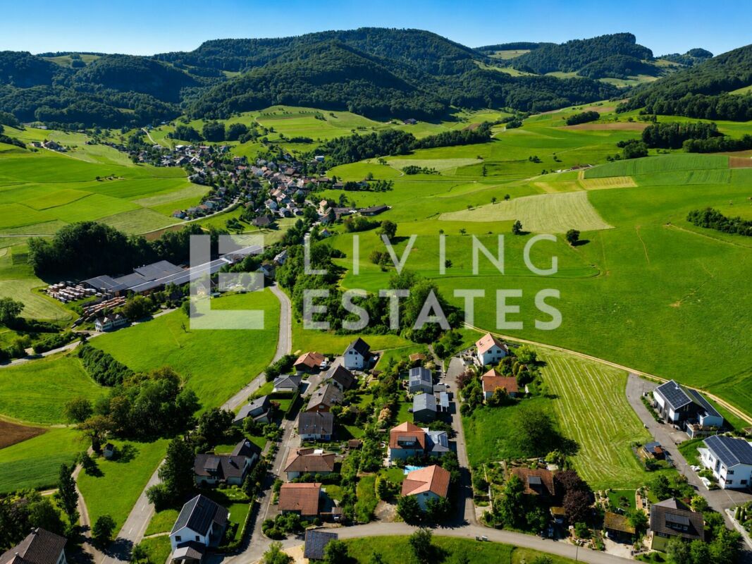 BAULAND MIT WEITBLICK UND NATURVERBUNDENHEIT – Kilchberg BL