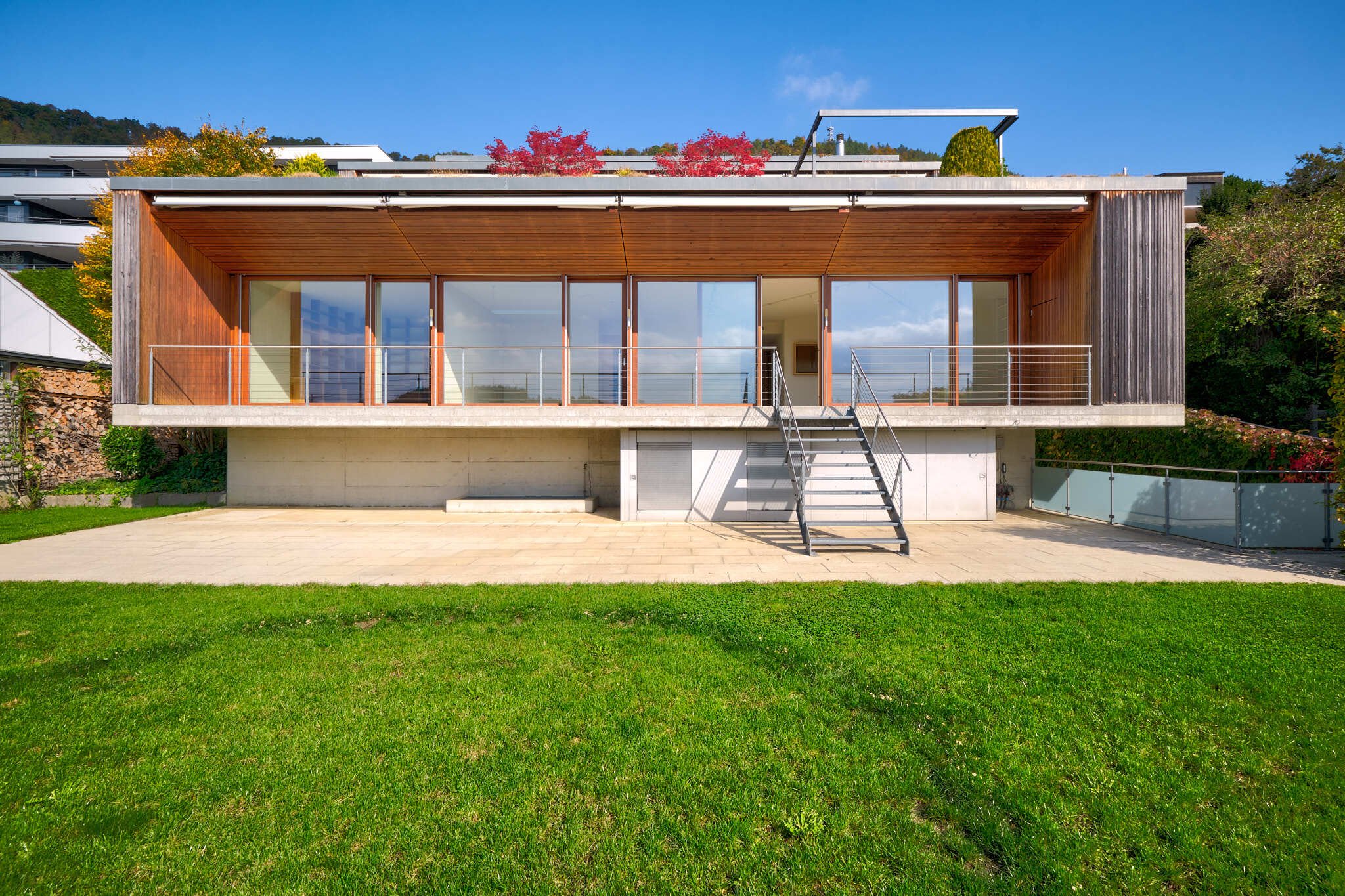 Modernes Haus mit großer Terrasse