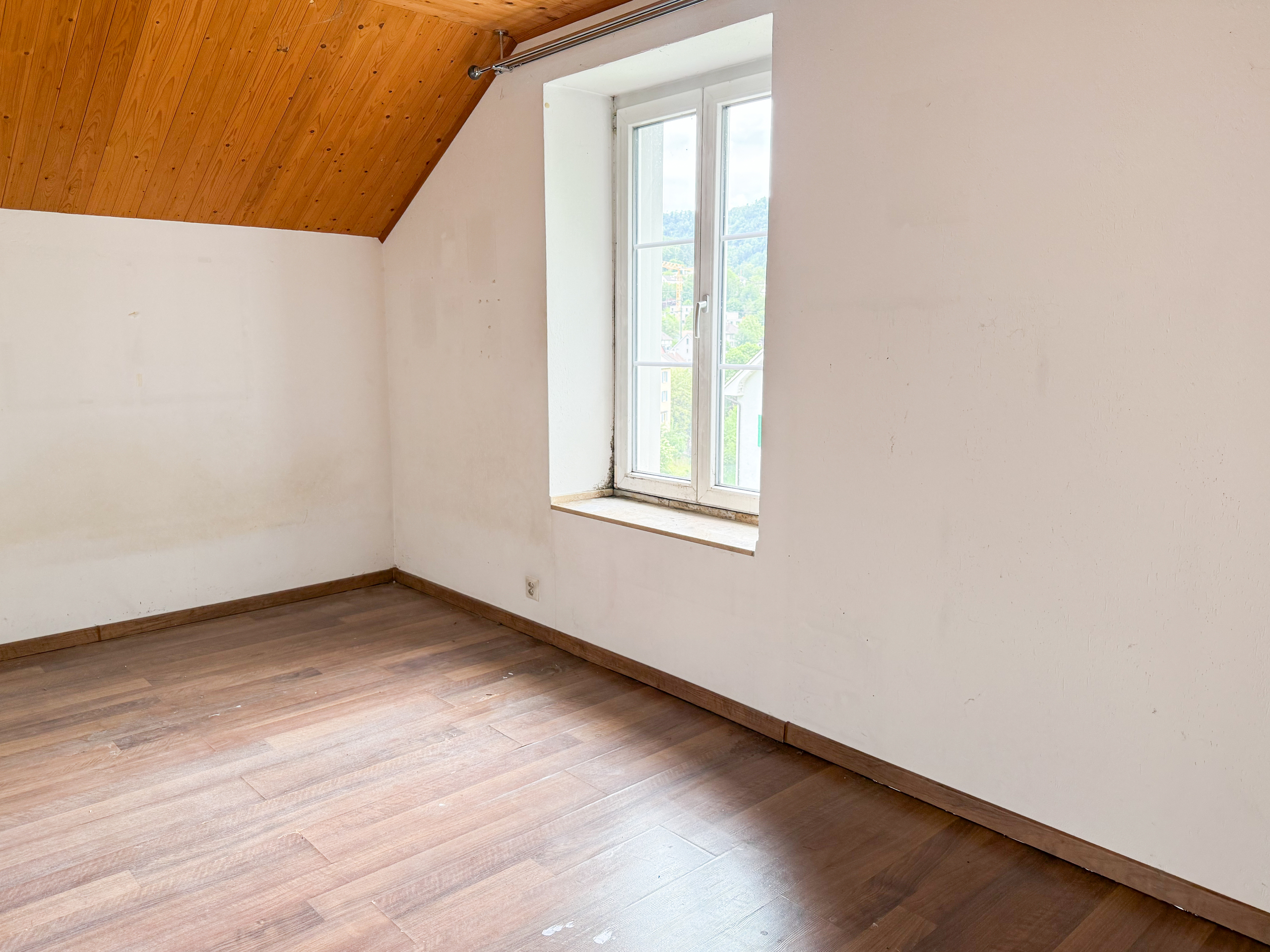 Viel Potenzial: Haus mit flexiblen Nutzungs- und Ausbauoptionen – Grellingen