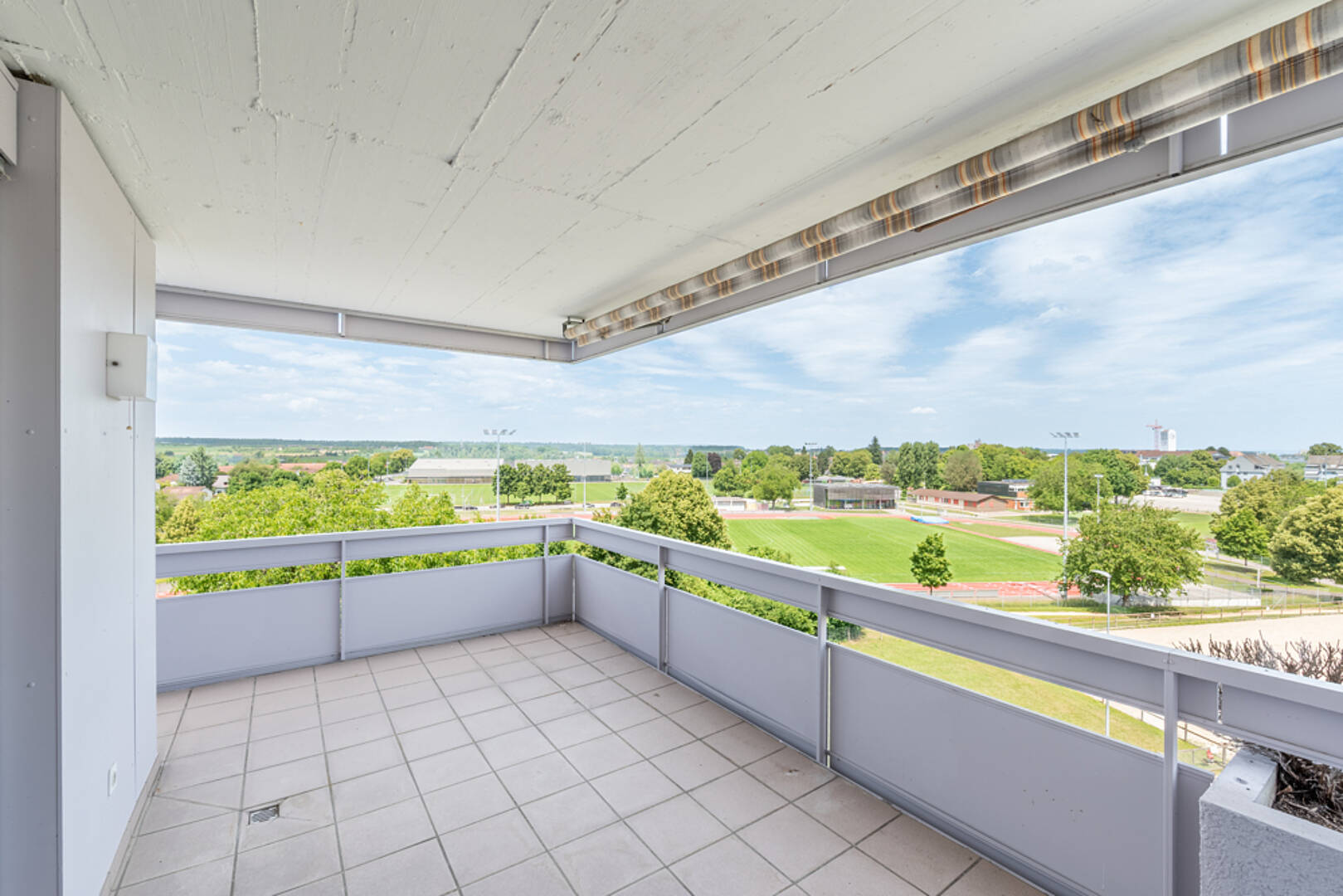 Balkon mit weitem Ausblick