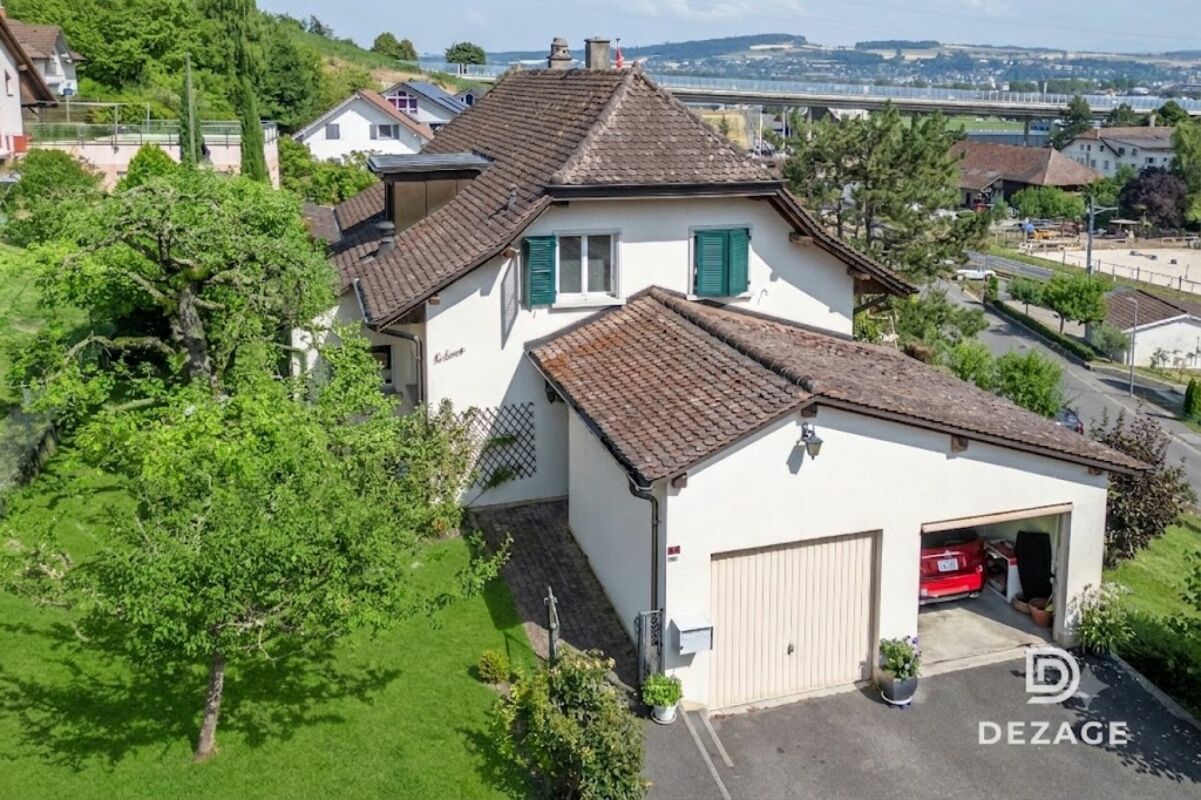 Haus mit Garage und Gartenblick