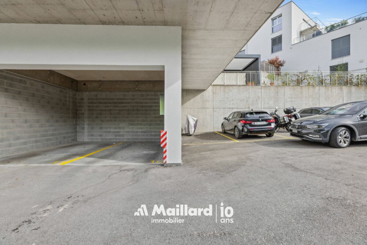 Tiefgarage mit Stellplätzen