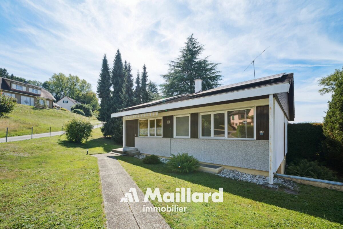 Einfamilienhaus mit Garten und Einfahrt