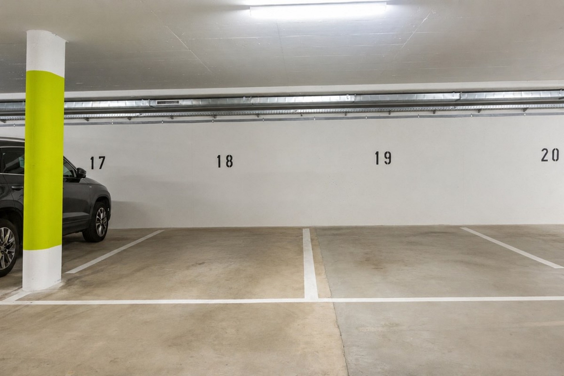 Tiefgaragenstellplatz