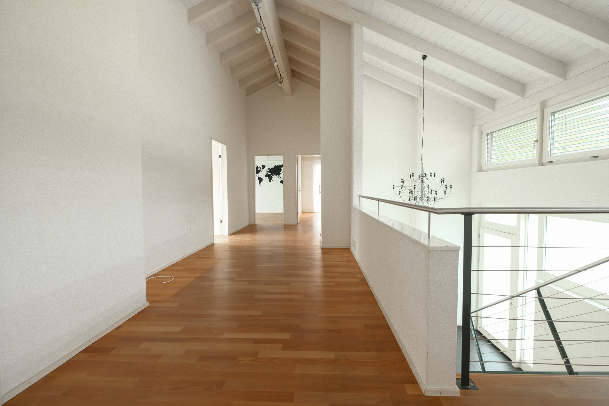 Offener Dachgeschossflur mit Galerie