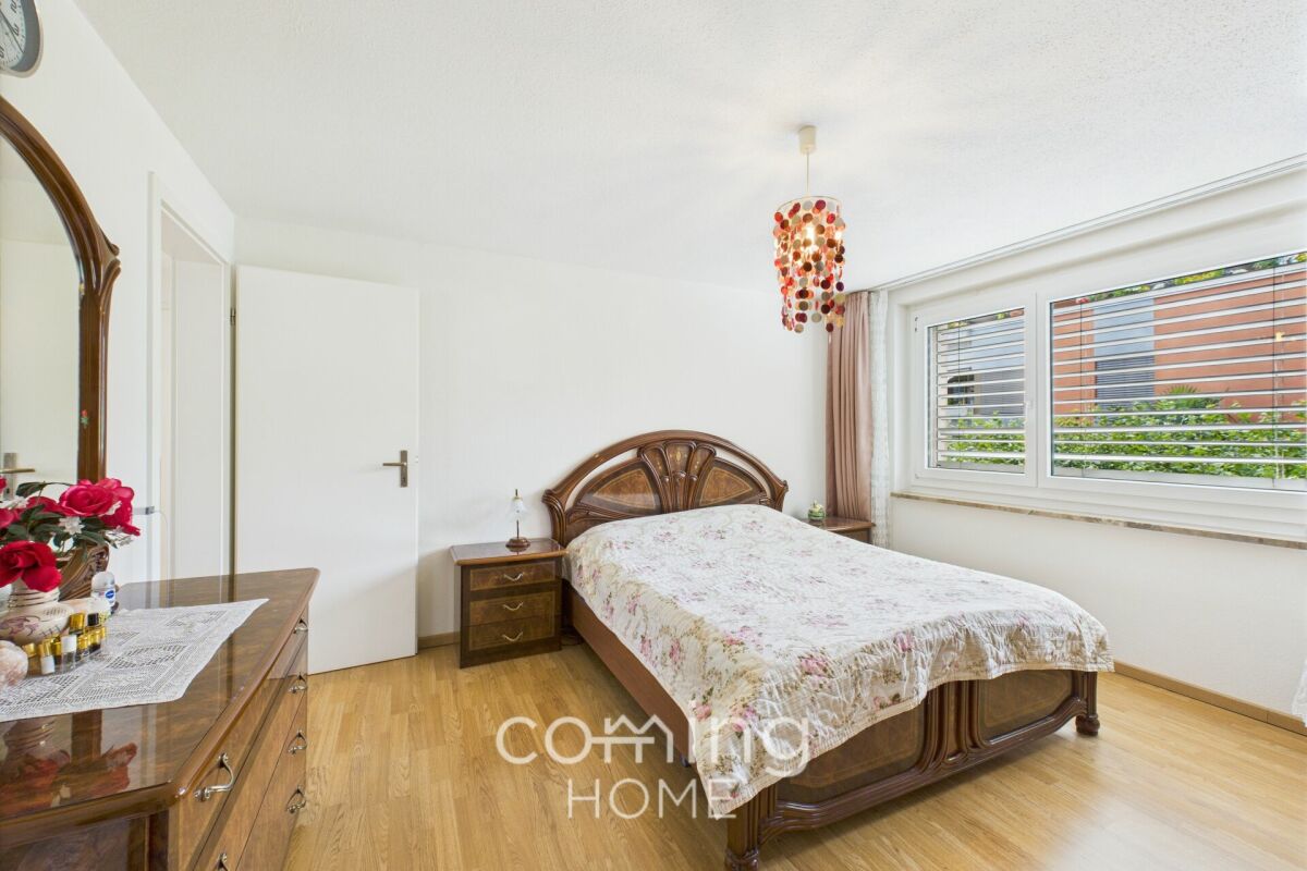 Schlafzimmer mit klassischer Einrichtung